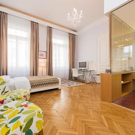 Rosa Linde - Comfort Rooms Wien Rom bilde