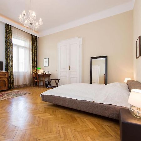 Rosa Linde - Comfort Rooms Wien Rom bilde